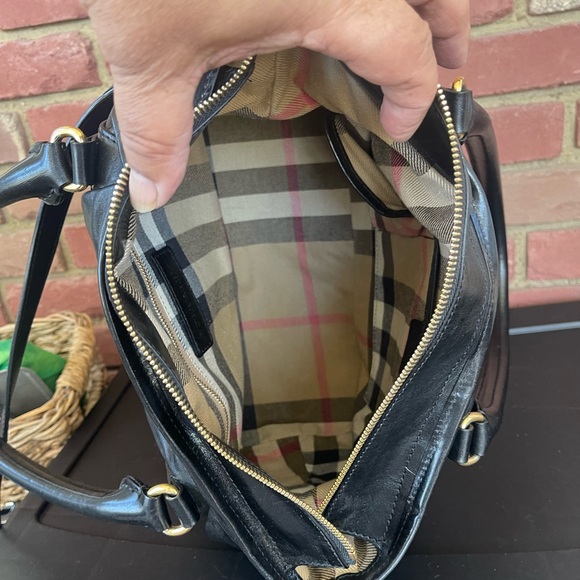 🔥Authentic:🔥BURBERRY 🔥BLACK LEATHER SHOULDER BAG🔥 - Picture 13 of 17